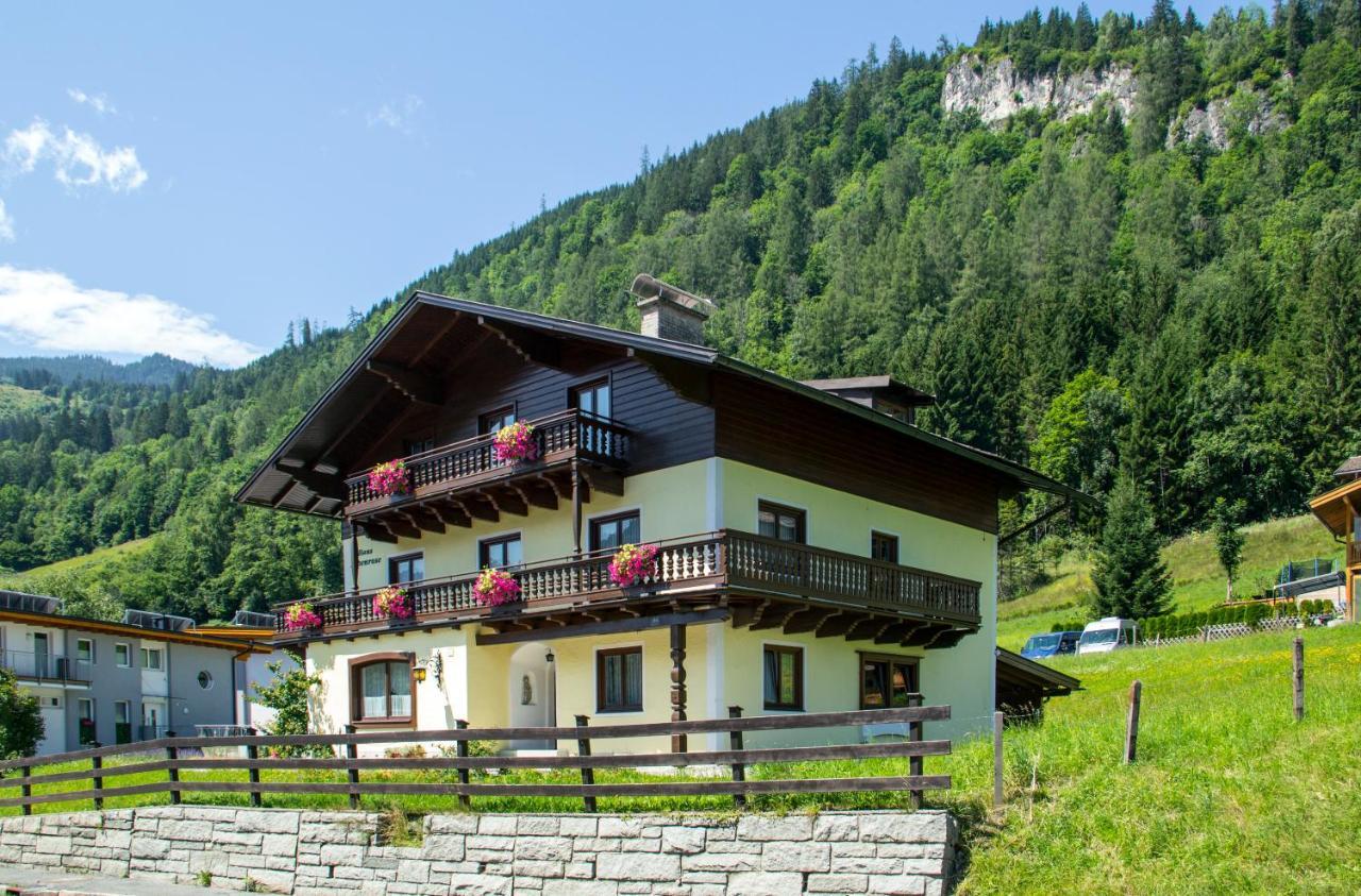 Ferienhaus Alpenrose บรุค อันแดร์ โกรสส์กลอคเนอร์ชตราสเซอ ภายนอก รูปภาพ