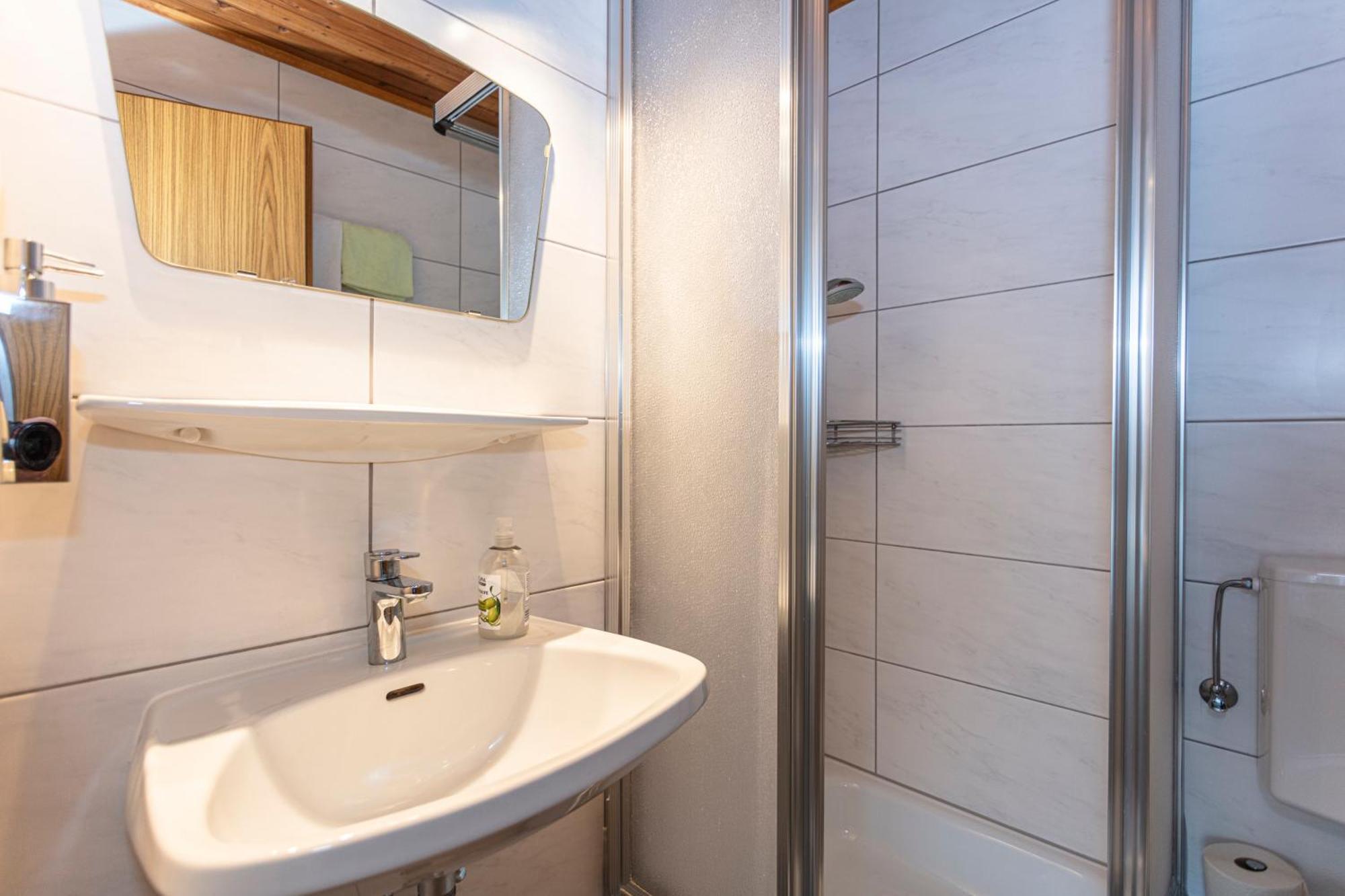 Ferienhaus Alpenrose บรุค อันแดร์ โกรสส์กลอคเนอร์ชตราสเซอ ภายนอก รูปภาพ