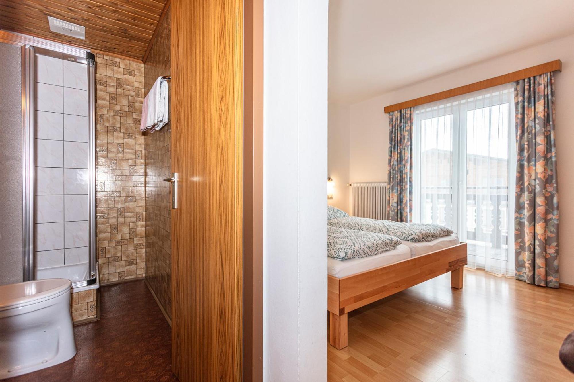 Ferienhaus Alpenrose บรุค อันแดร์ โกรสส์กลอคเนอร์ชตราสเซอ ภายนอก รูปภาพ